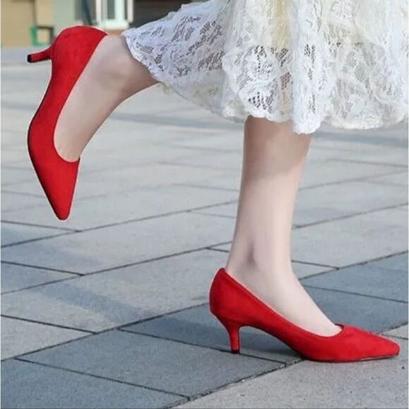 LIFETRIDE SOFT SYSTEM POINTED TOE GLOSSY LOW HEEL SLIP ON PUMP - Picture 1 of 14